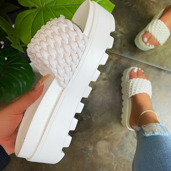 Just In 💓😍 White platform Sandals - Picture 3 of 3